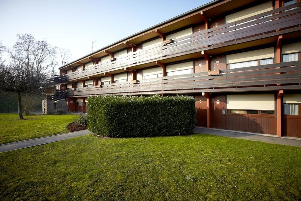 Hotel Campanile Melun Sénart Vert-Saint-Denis Esterno foto