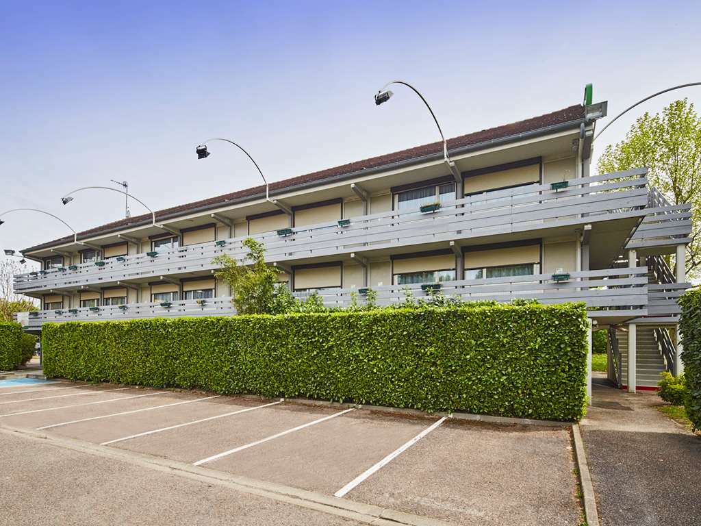 Hotel Campanile Melun Sénart Vert-Saint-Denis Esterno foto