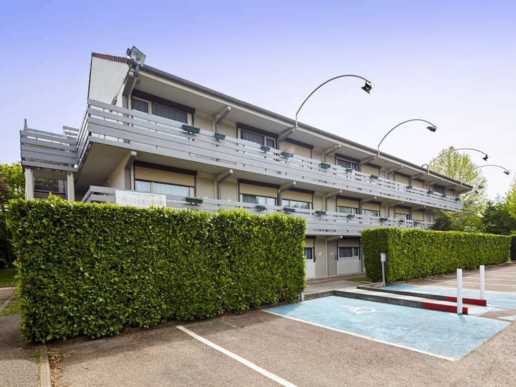 Hotel Campanile Melun Sénart Vert-Saint-Denis Esterno foto