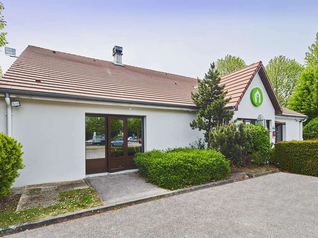 Hotel Campanile Melun Sénart Vert-Saint-Denis Esterno foto